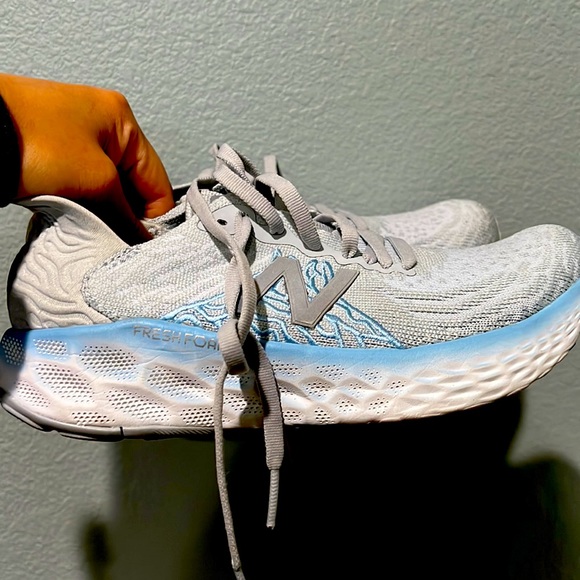New Balance 1080 - Picture 1 of 3